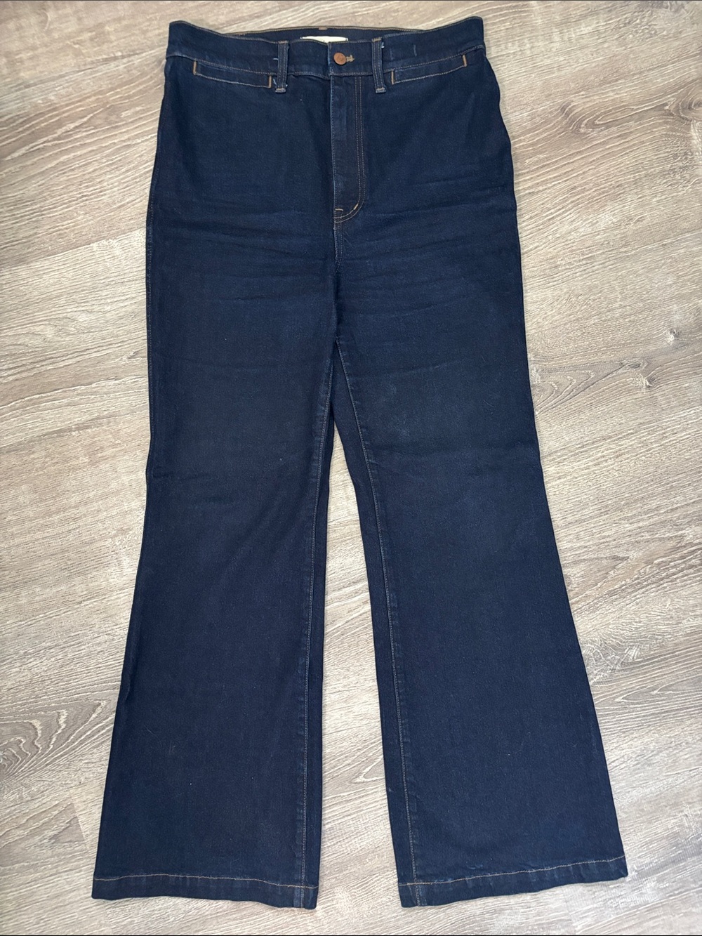 Madewell 11” High Rise Flare Dark Wash Blue Women’s Jean Size 31 Welt Pocket